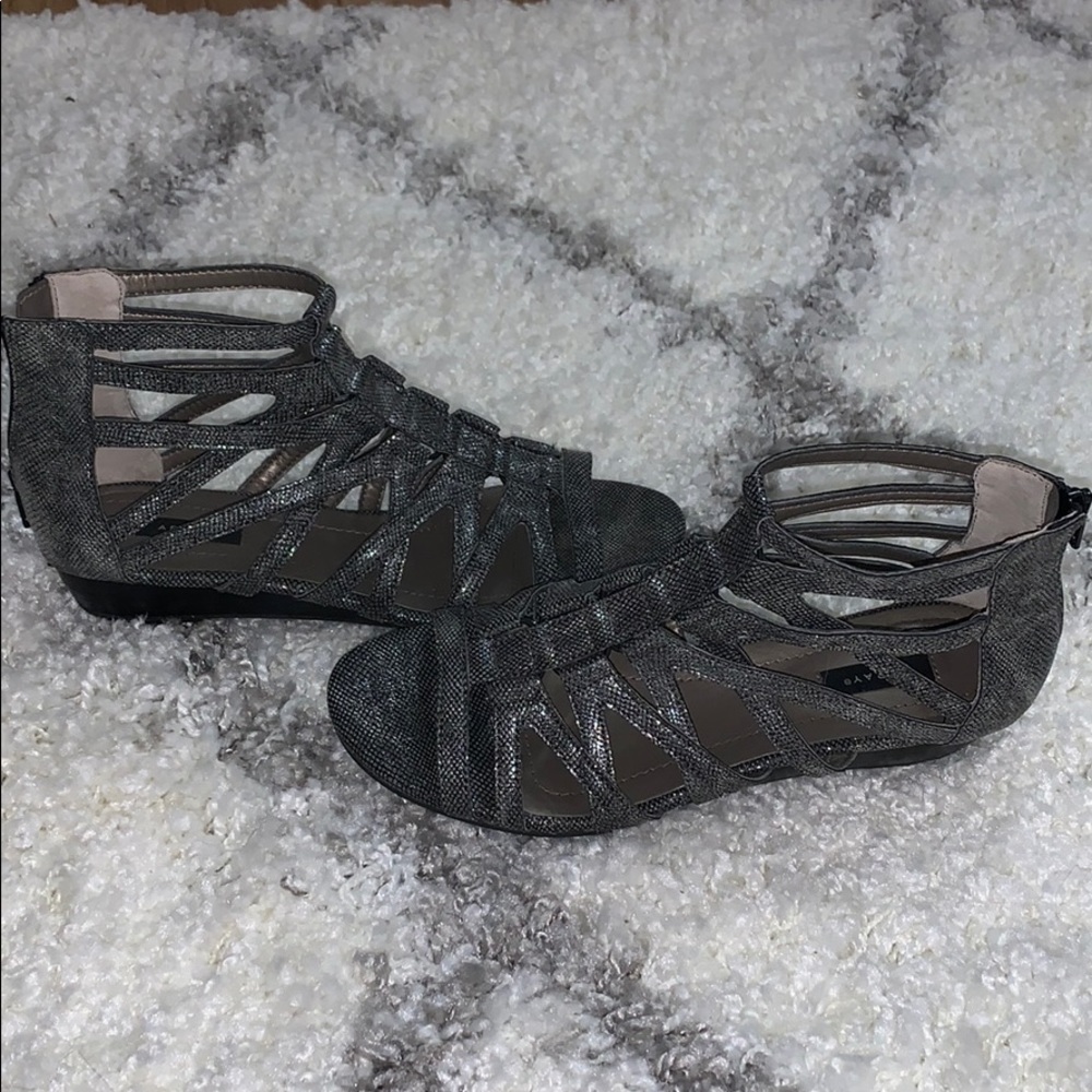 strapy grey sandal’s